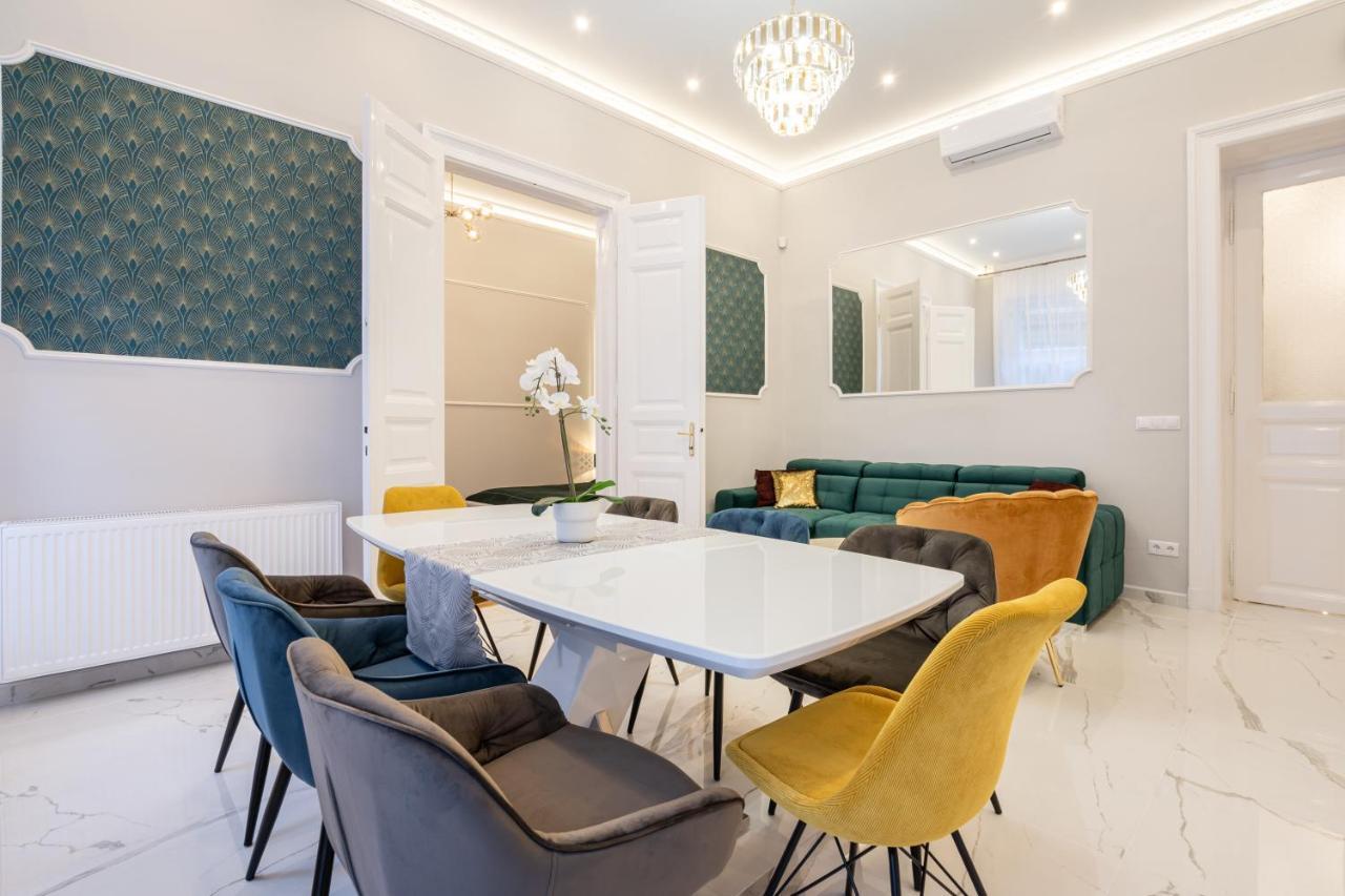 Premium Art Deco Apartment At Broadway // 4Bdr & 3Br Budapest Exterior foto