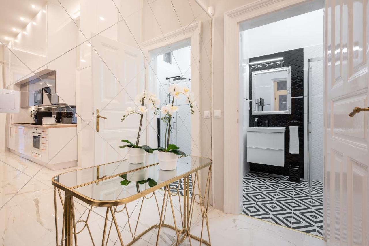 Premium Art Deco Apartment At Broadway // 4Bdr & 3Br Budapest Exterior foto