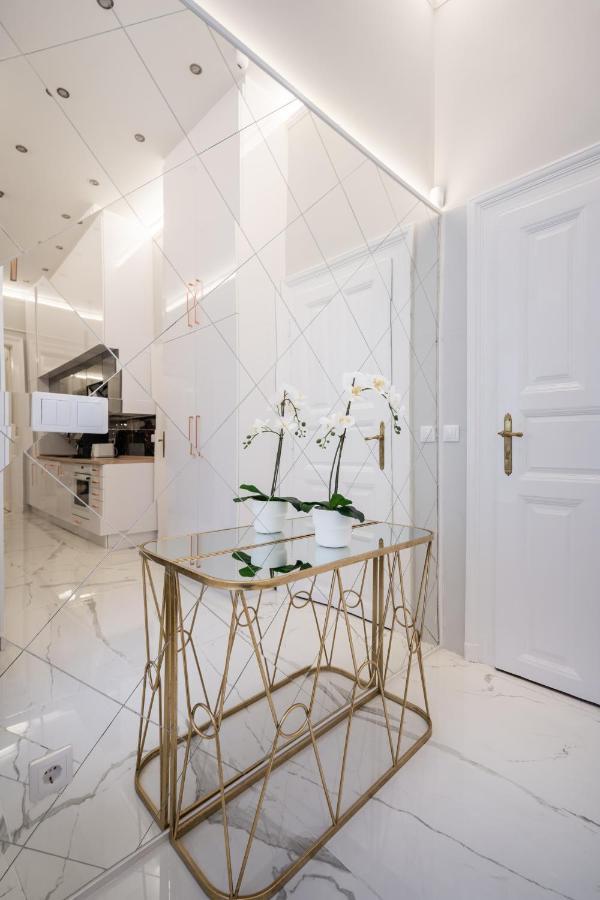 Premium Art Deco Apartment At Broadway // 4Bdr & 3Br Budapest Exterior foto