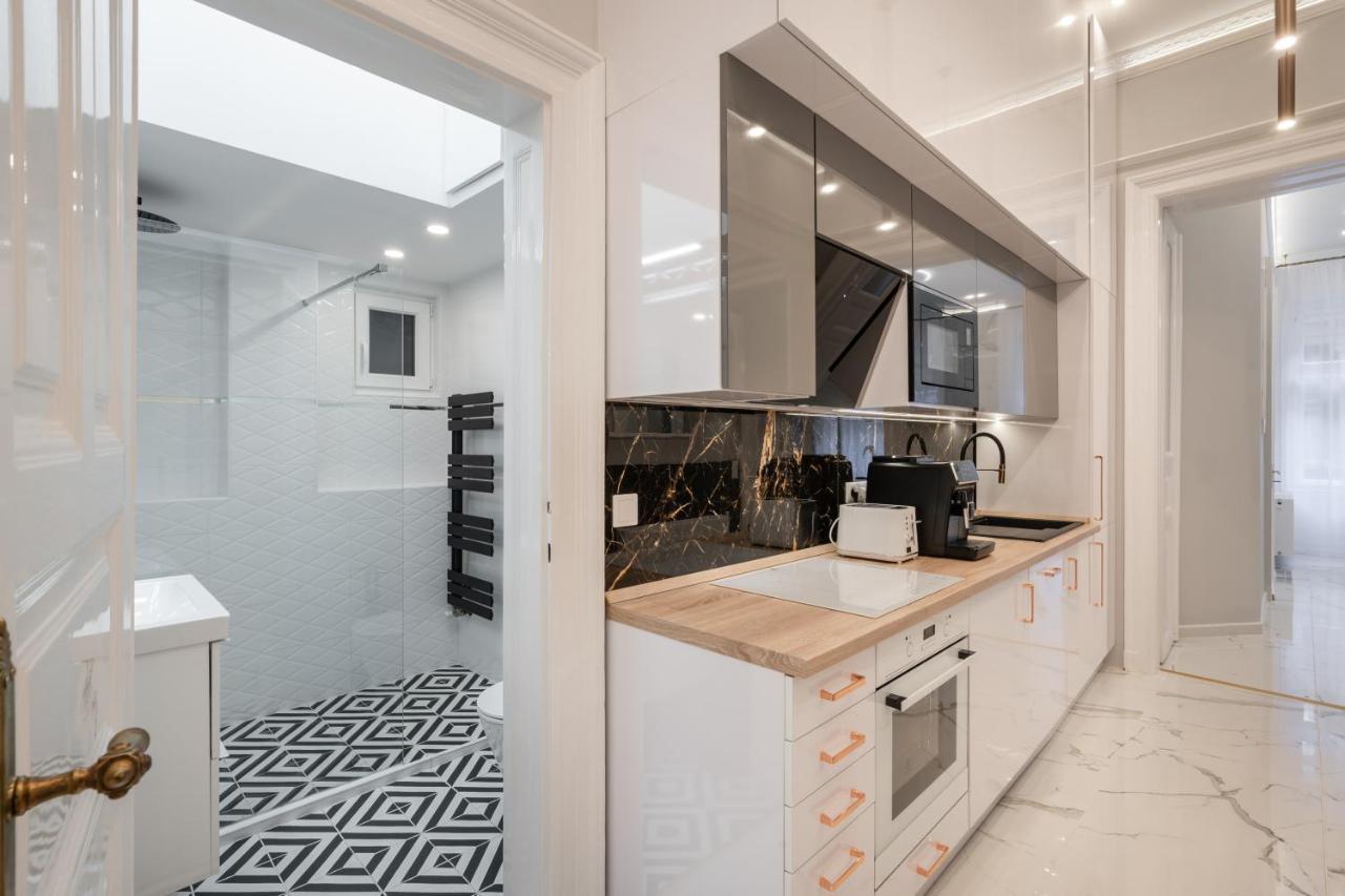 Premium Art Deco Apartment At Broadway // 4Bdr & 3Br Budapest Exterior foto