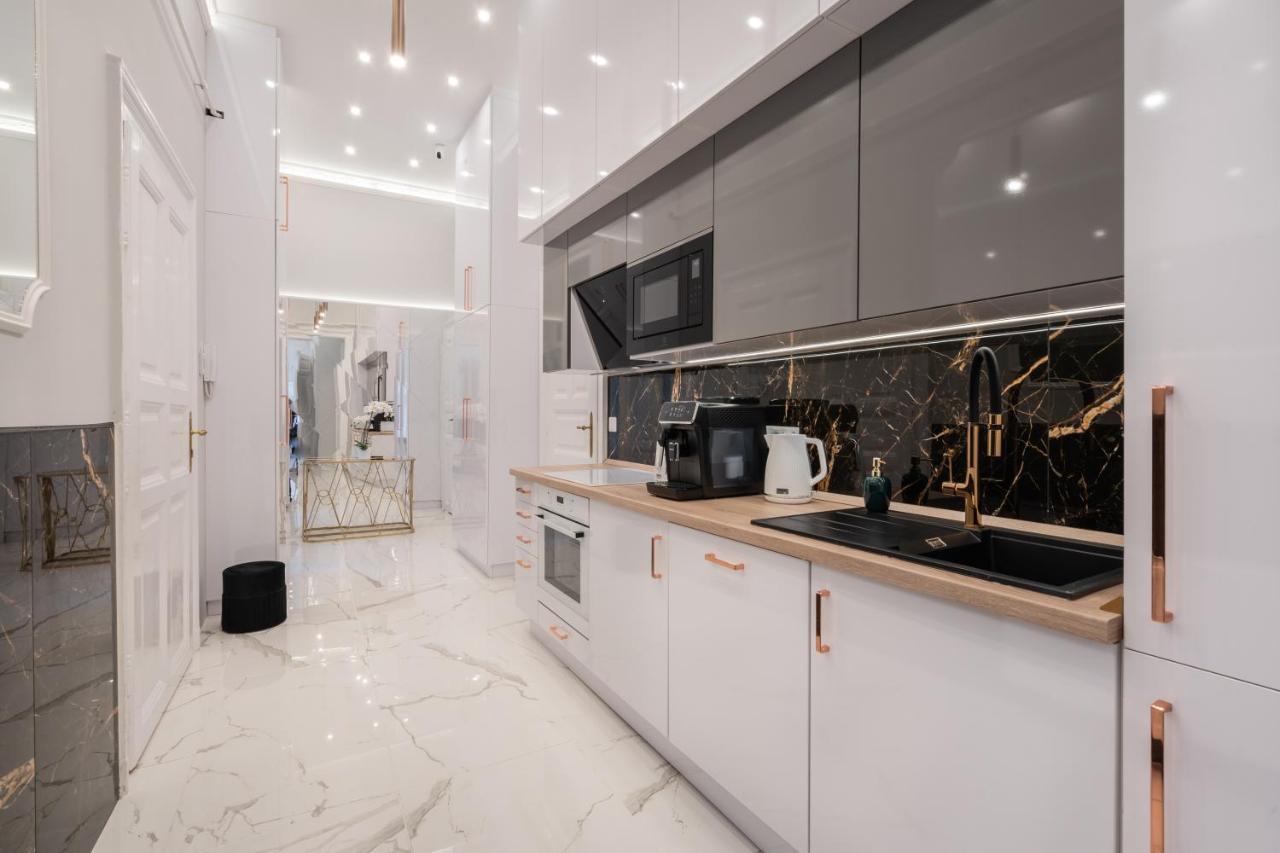 Premium Art Deco Apartment At Broadway // 4Bdr & 3Br Budapest Exterior foto